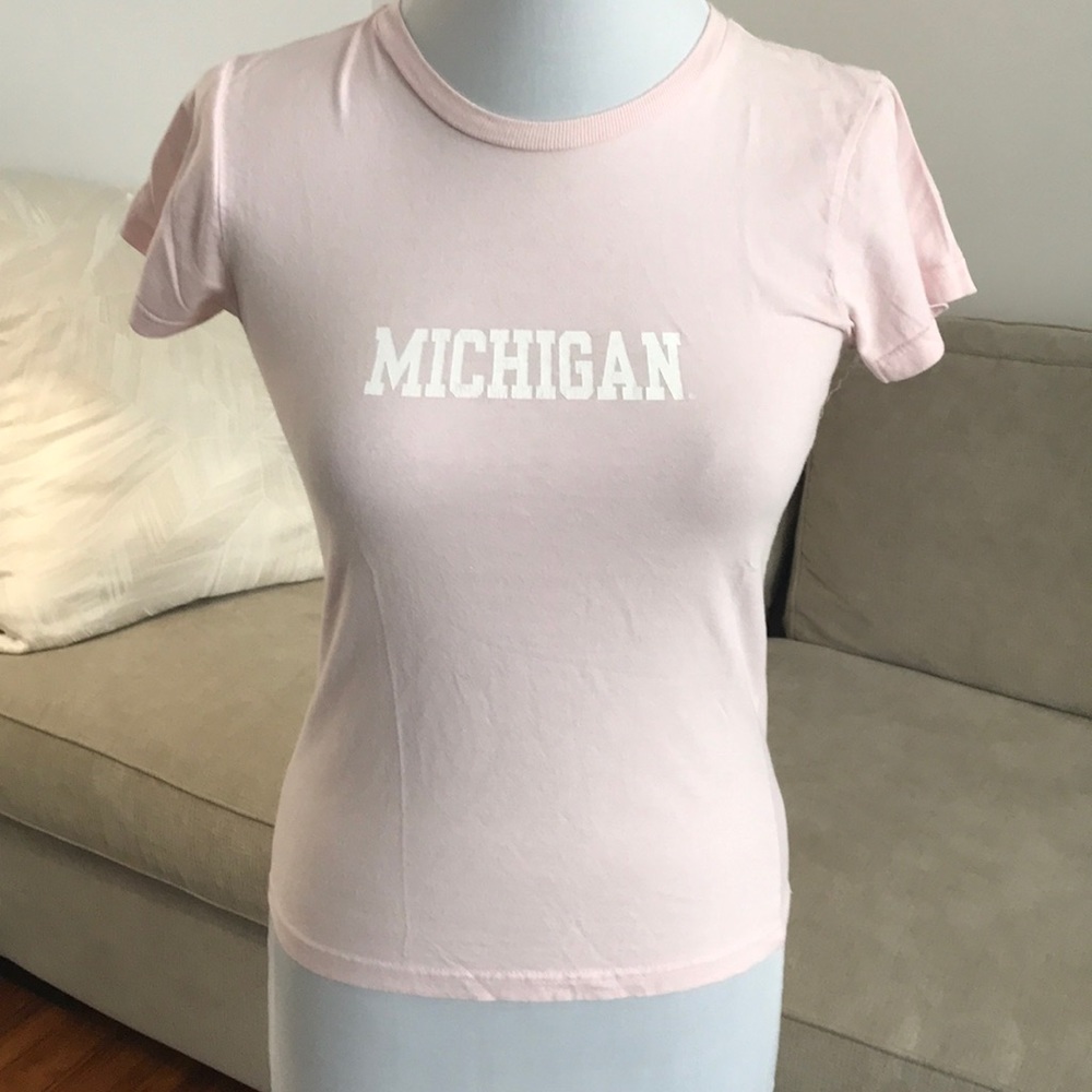 Michigan pink tee shirt. Size L